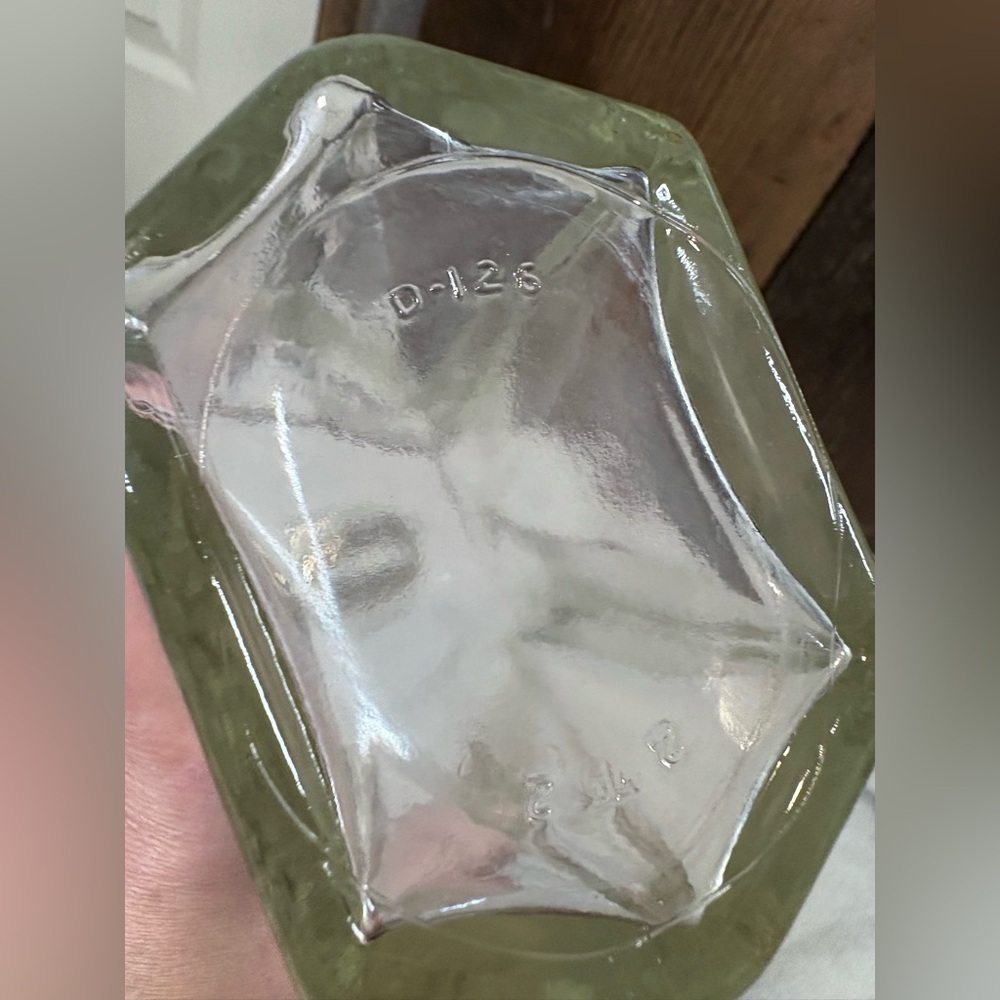 VINTAGE CLEAR GLASS LIQUOR/WINE DECANTER W/ GLASS STOPPER #0-126 ON BOTTOM 12" - Picture 7 of 10